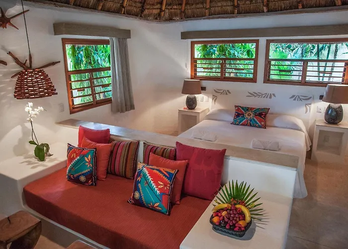 Resort Mahekal Front & 5*