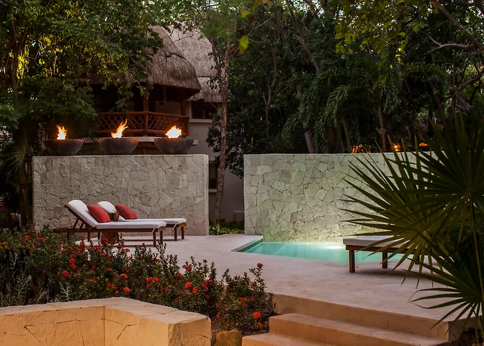 Mahekal Front & Playa del Carmen