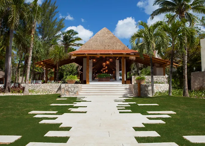 Mahekal Front & Resort