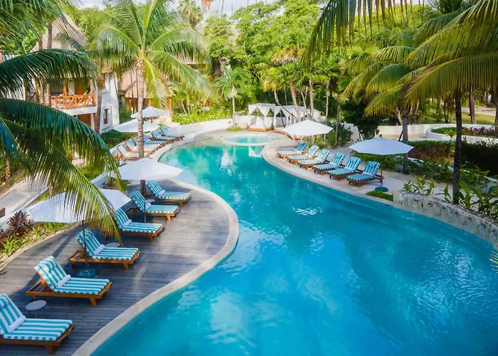 Mahekal Front & Playa del Carmen