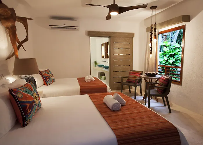 Mahekal Front & Playa del Carmen