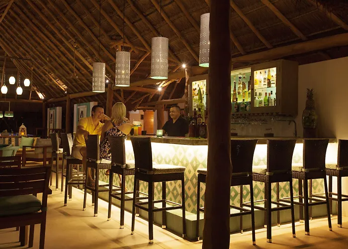 Resort Mahekal Front & 5*