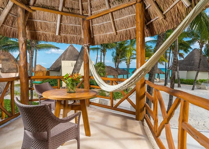 Mahekal Front & Playa del Carmen